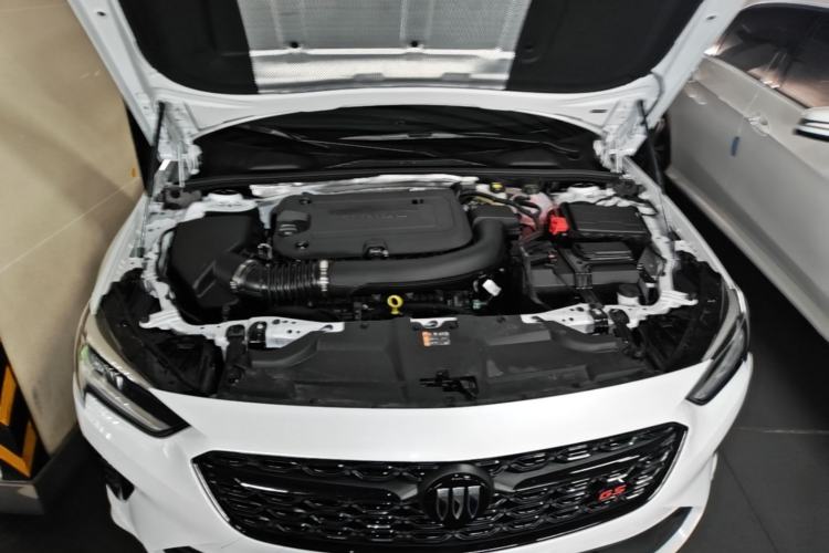 Used Buick Regal 2025 Model 28T Long-Range Enjoyment Edition Engine Bay