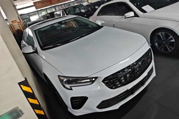 Used Buick Regal 2025 Model 28T Long-Range Enjoyment Edition Front Right 45 Deg