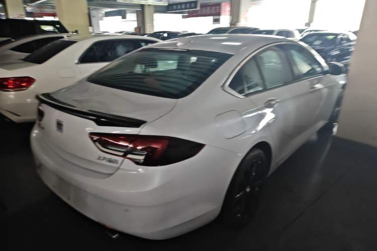 Used Buick Regal 2025 Model 28T Long-Range Enjoyment Edition Rear Right 45 Deg