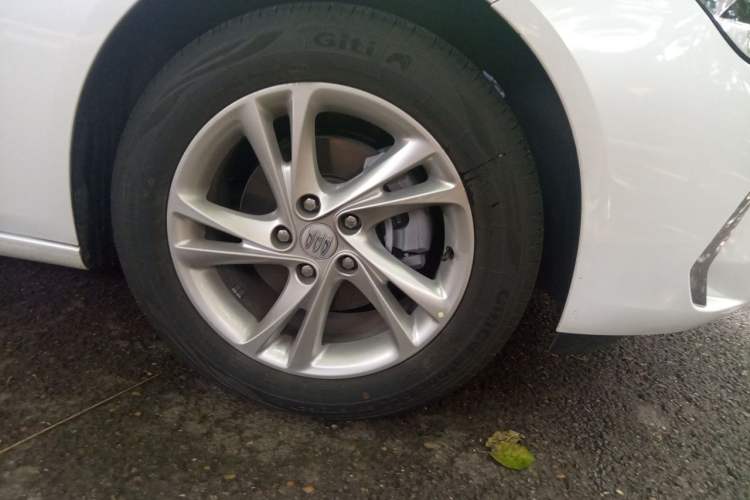 Used Buick Regal 2025 Model 25T Ultra-Enjoyment Edition Right Front Wheel Hub