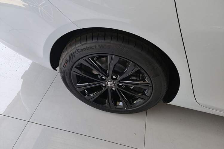 Used Buick Regal 2025 Model 28T Long-Range Enjoyment Edition Right Rear Wheel Hub