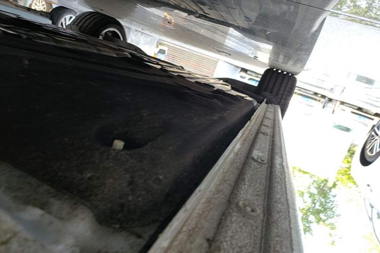 Used Buick Regal 2025 Model 28T Long-Range Enjoyment Edition Right Side Sill