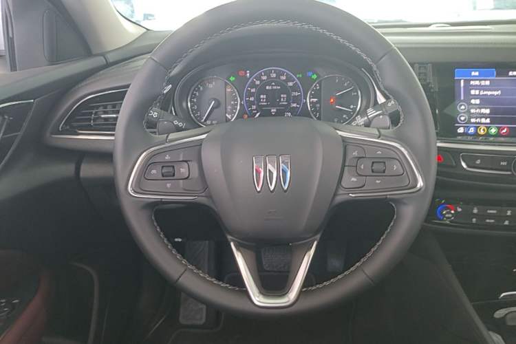 Used Buick Regal 2025 Model 28T Long-Range Enjoyment Edition Steering Wheel