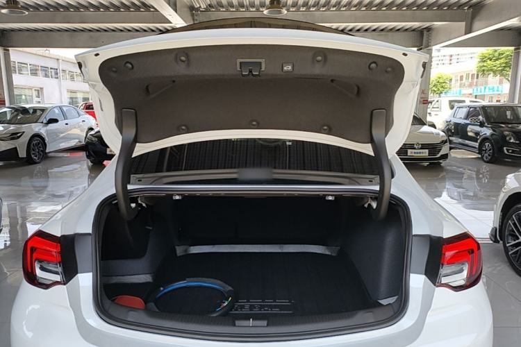 Used Buick Regal 2025 Model 28T Long-Range Enjoyment Edition Trunk