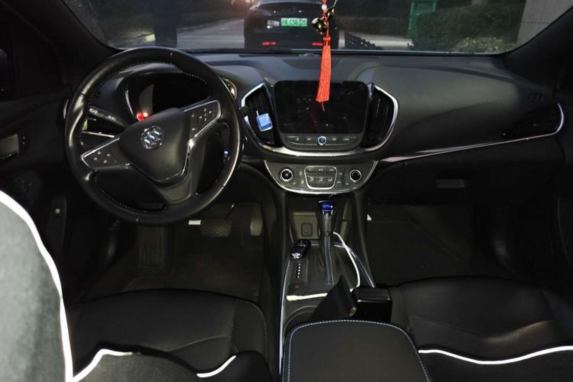 Used Buick VELITE 5 2017 Urban Extended-Range Model Center Console