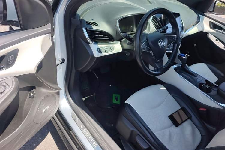 Used Buick VELITE 5 2017 Stylish Extended-Range Model Driver Seat
