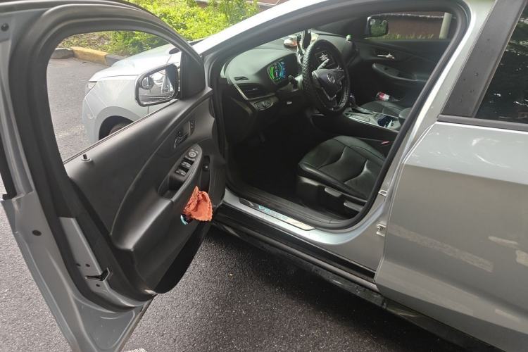 Used Buick VELITE 5 2017 Urban Extended-Range Model Driver Seat