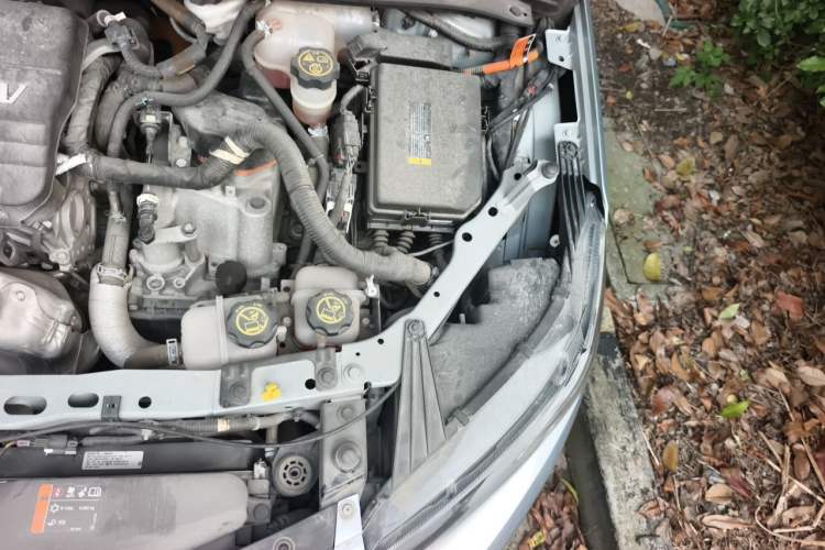 Used Buick VELITE 5 2017 Stylish Extended-Range Model Engine Bay Left