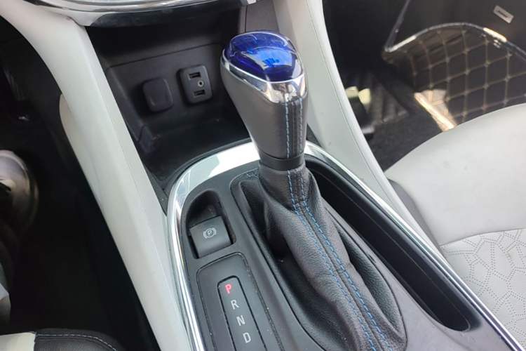 Used Buick VELITE 5 2017 Stylish Extended-Range Model Gear Lever