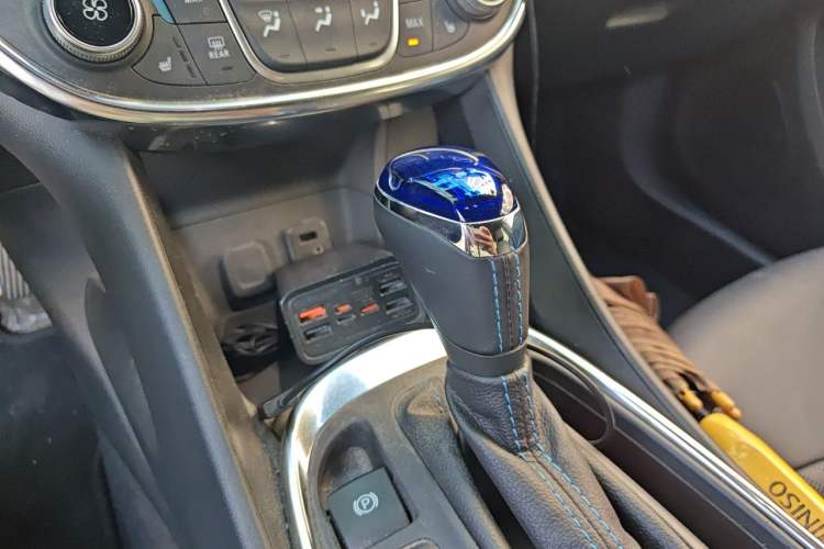 Used Buick VELITE 5 2017 Stylish Extended-Range Model Gear Lever