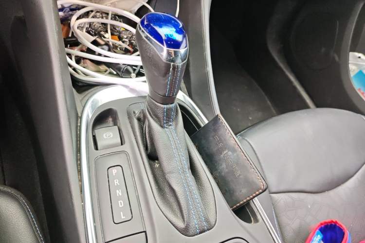 Used Buick VELITE 5 2017 Urban Extended-Range Model Gear Lever
