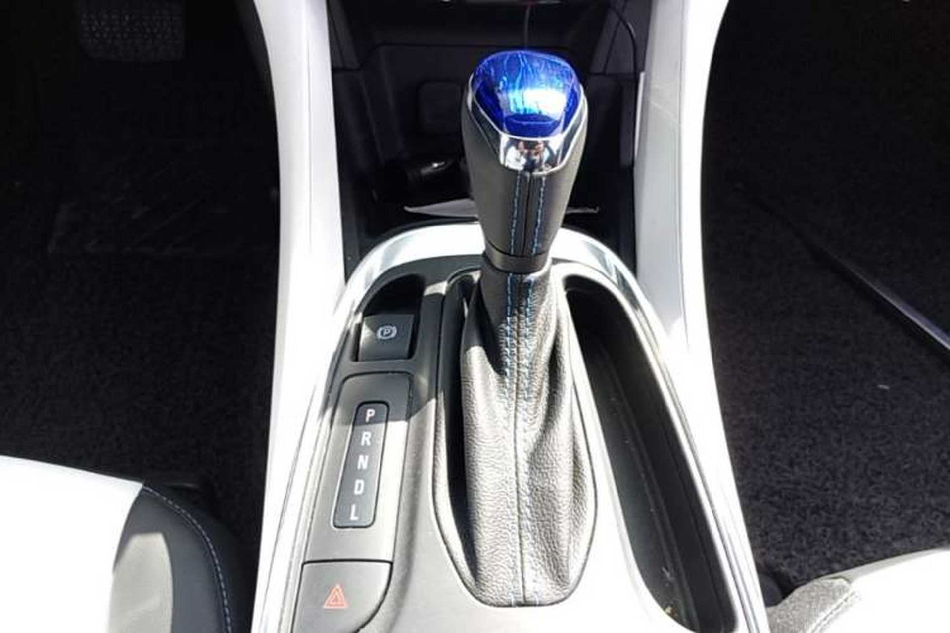 Used Buick VELITE 5 2017 Stylish Extended-Range Model Gear Lever
