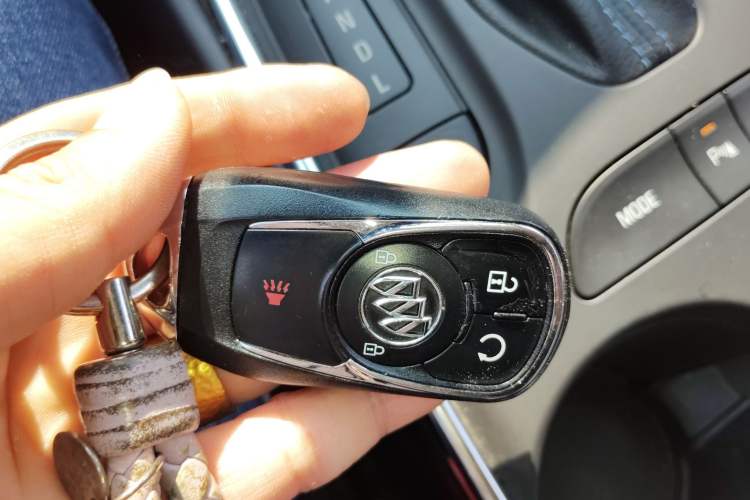 Used Buick VELITE 5 2017 Urban Extended-Range Model Interior 1