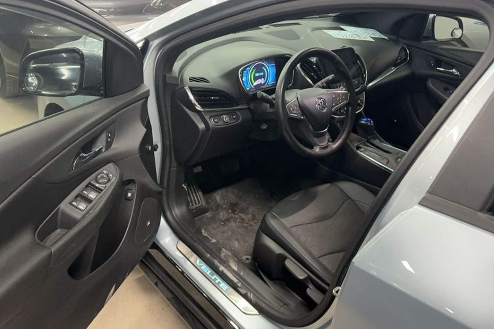 Used Buick VELITE 5 2017 Urban Extended-Range Model Interior 2