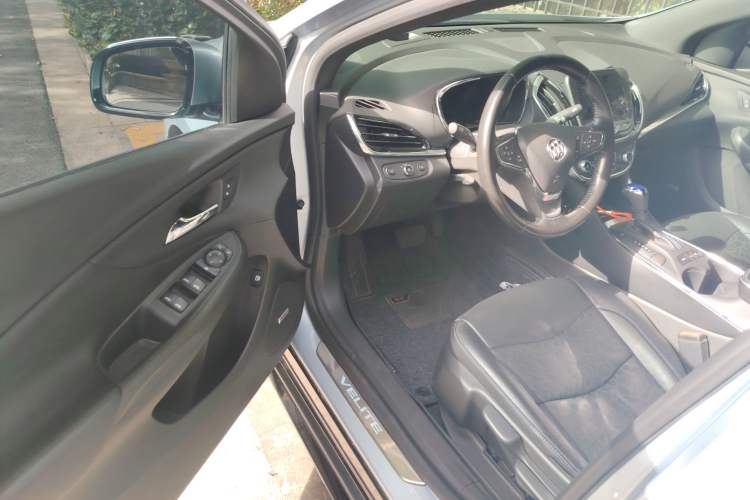 Used Buick VELITE 5 2017 Stylish Extended-Range Model Interior 3