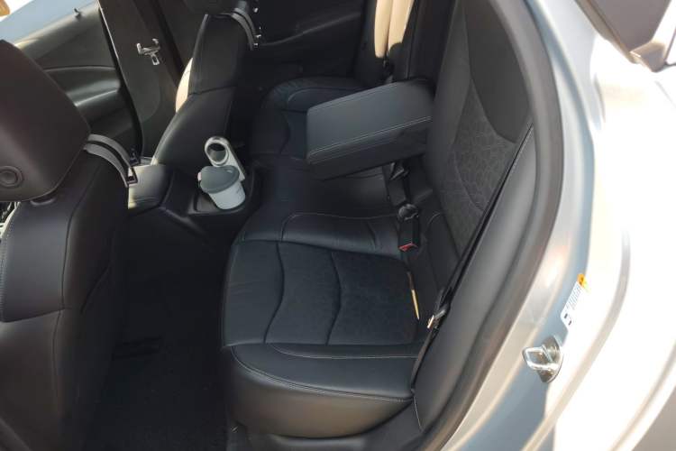 Used Buick VELITE 5 2017 Urban Extended-Range Model Interior 4