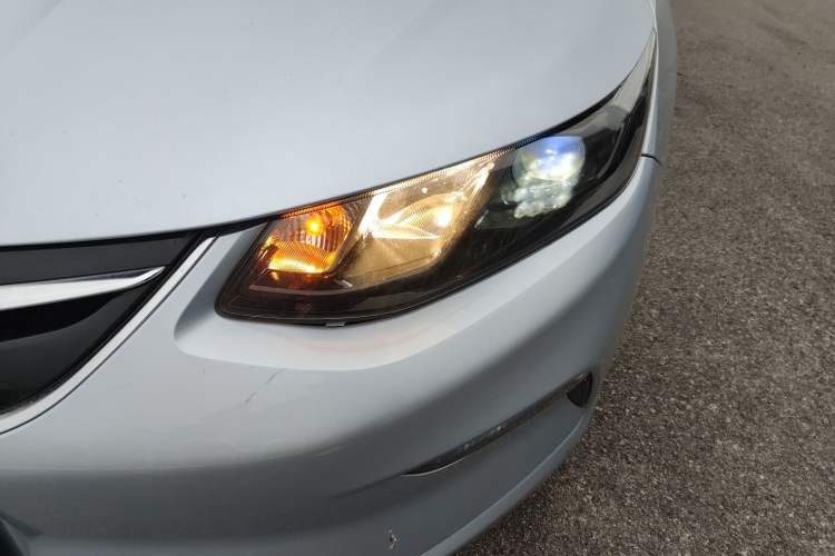 Used Buick VELITE 5 2017 Urban Extended-Range Model Left Front Headlight