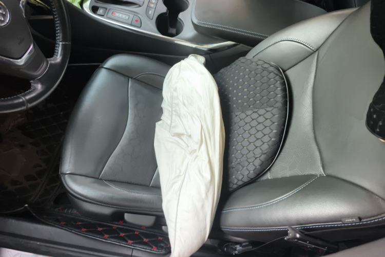 Used Buick VELITE 5 2017 Stylish Extended-Range Model Left Front Seat