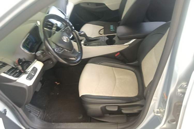 Used Buick VELITE 5 2017 Stylish Extended-Range Model Left Front Seat
