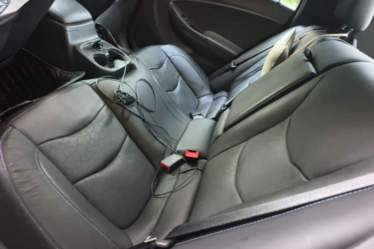 Used Buick VELITE 5 2017 Stylish Extended-Range Model Left Rear Seat