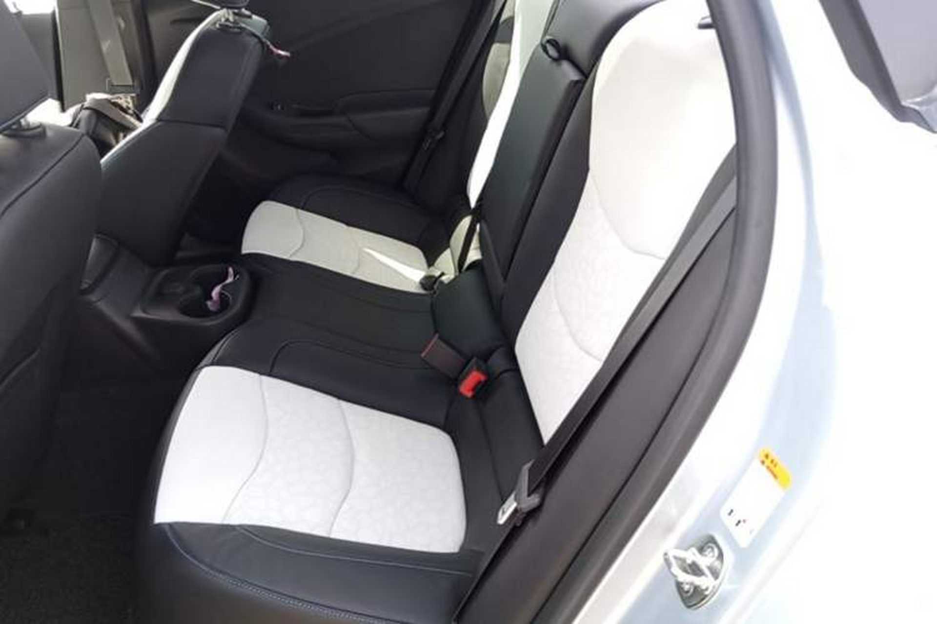 Used Buick VELITE 5 2017 Stylish Extended-Range Model Left Rear Seat