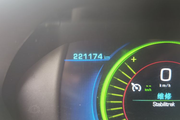 Used Buick VELITE 5 2017 Urban Extended-Range Model Odometer Close Up