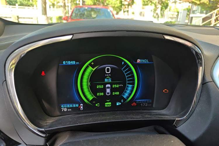 Used Buick VELITE 5 2017 Stylish Extended-Range Model Odometer Close Up