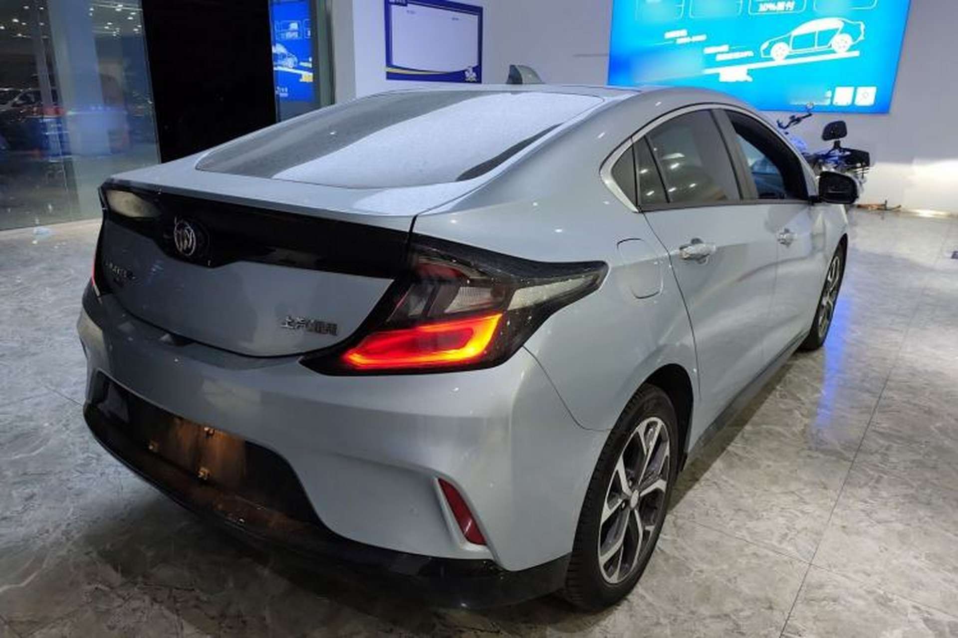 Used Buick VELITE 5 2017 Urban Extended-Range Model Rear Right 45 Deg