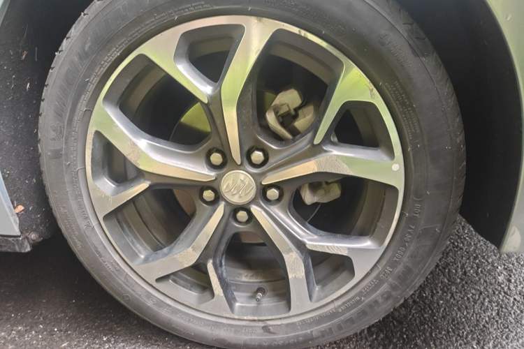 Used Buick VELITE 5 2017 Urban Extended-Range Model Right Front Wheel Hub