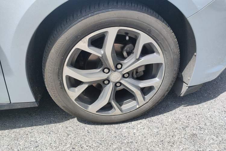 Used Buick VELITE 5 2017 Urban Extended-Range Model Right Front Wheel Hub