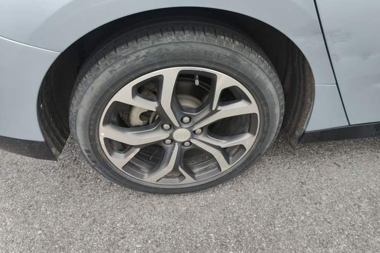 Used Buick VELITE 5 2017 Urban Extended-Range Model Right Rear Wheel Hub