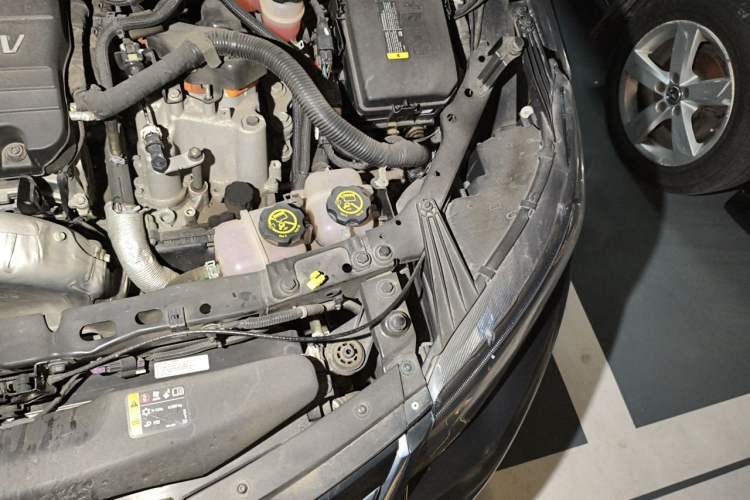 Used Buick VELITE 5 2017 Urban Extended-Range Model Engine Bay Left