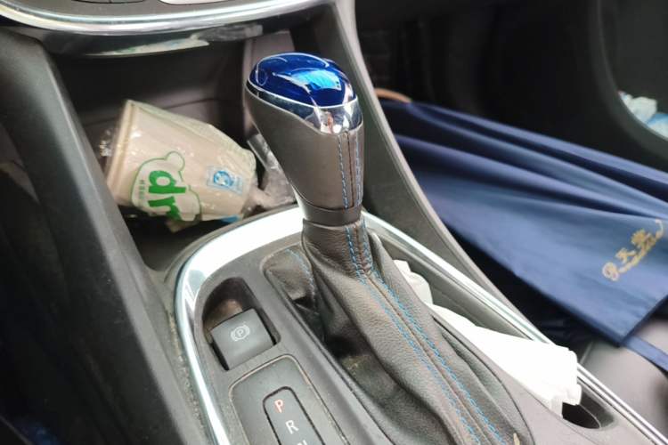 Used Buick VELITE 5 2017 Urban Extended-Range Model Gear Lever