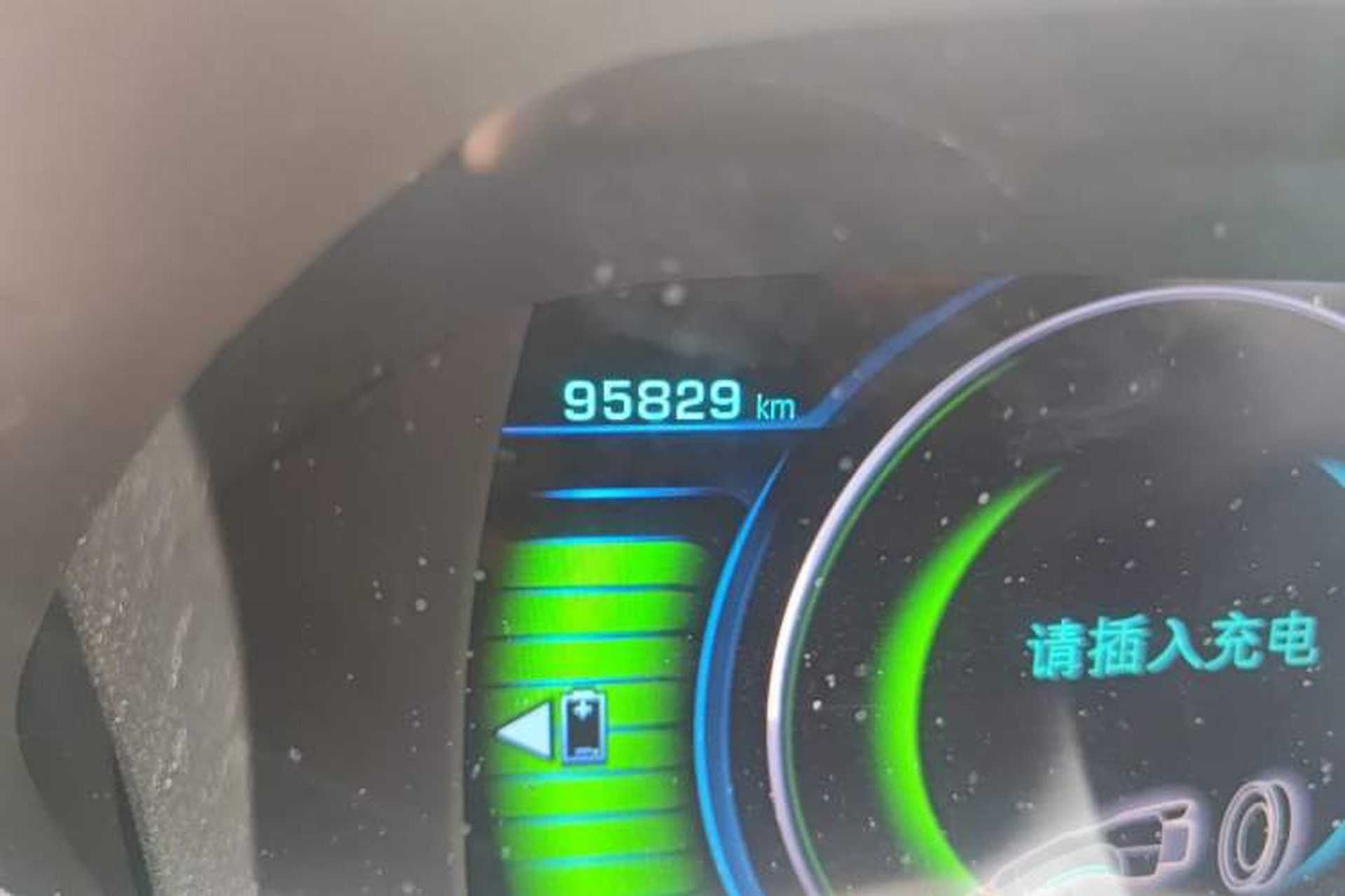 Used Buick VELITE 5 2017 Urban Extended-Range Model Odometer Close Up