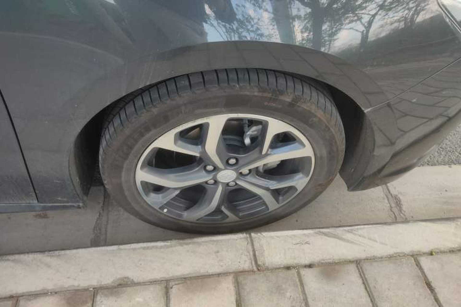 Used Buick VELITE 5 2017 Urban Extended-Range Model Right Front Wheel Hub