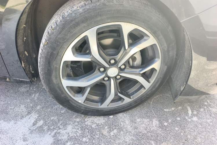 Used Buick VELITE 5 2017 Urban Extended-Range Model Right Front Wheel Hub