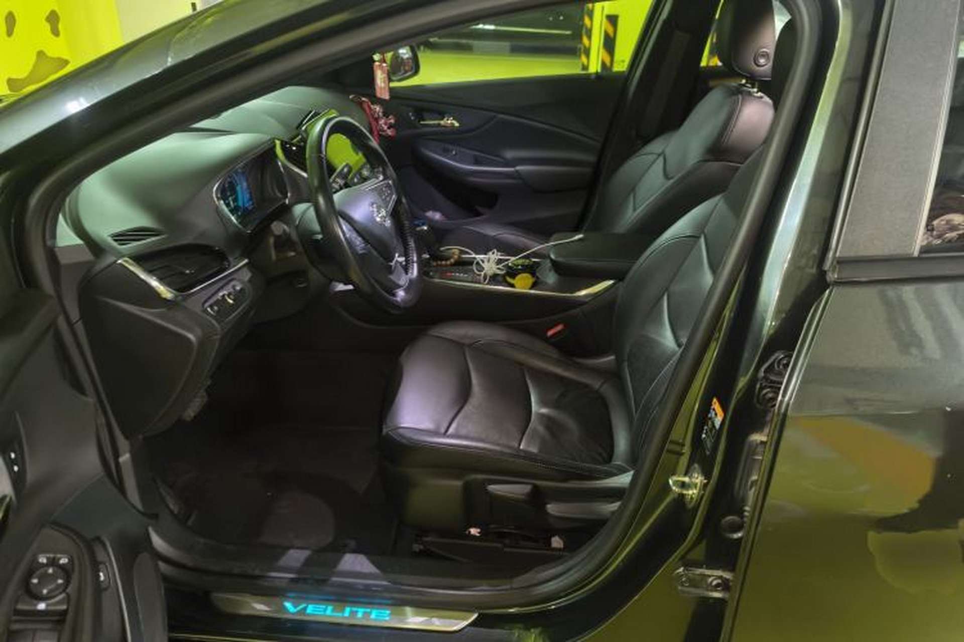 Used Buick VELITE 5 2017 Urban Extended-Range Model Left Front Seat