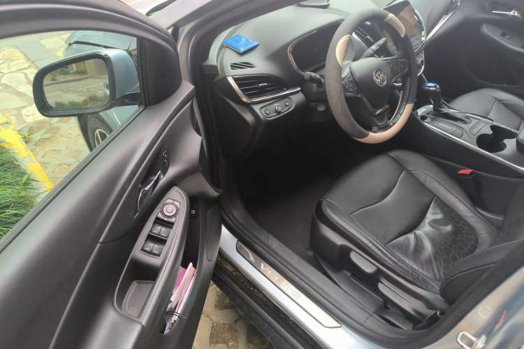Used Buick VELITE 5 2017 Urban Extended-Range Model Driver Seat