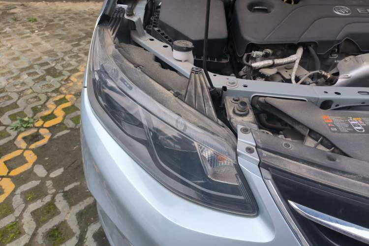 Used Buick VELITE 5 2017 Urban Extended-Range Model Right Front Headlight