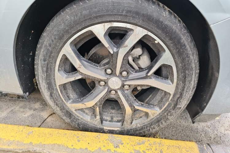 Used Buick VELITE 5 2017 Urban Extended-Range Model Right Front Wheel Hub