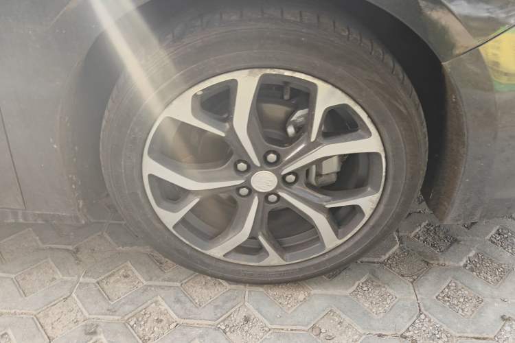 Used Buick VELITE 5 2017 Urban Extended-Range Model Right Front Wheel Hub
