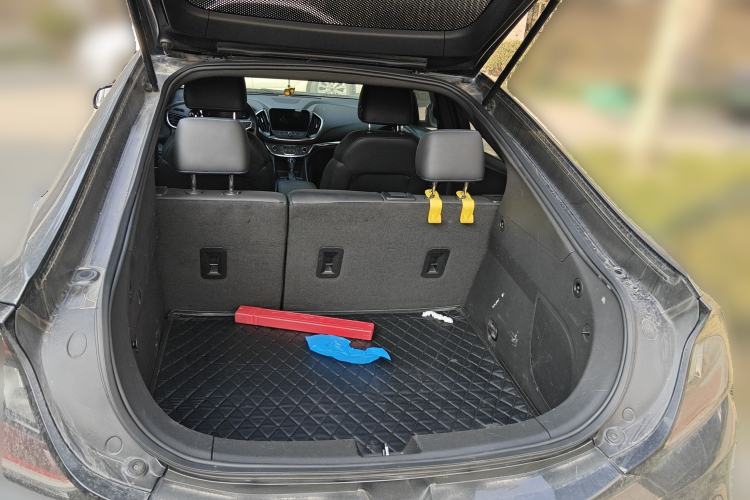 Used Buick VELITE 5 2017 Urban Extended-Range Model Trunk