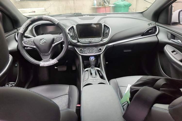 Used Buick VELITE 5 2017 Urban Extended-Range Model Center Console