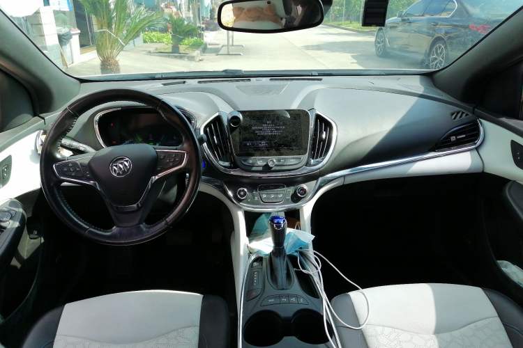 Used Buick VELITE 5 2017 Stylish Extended-Range Model Center Console