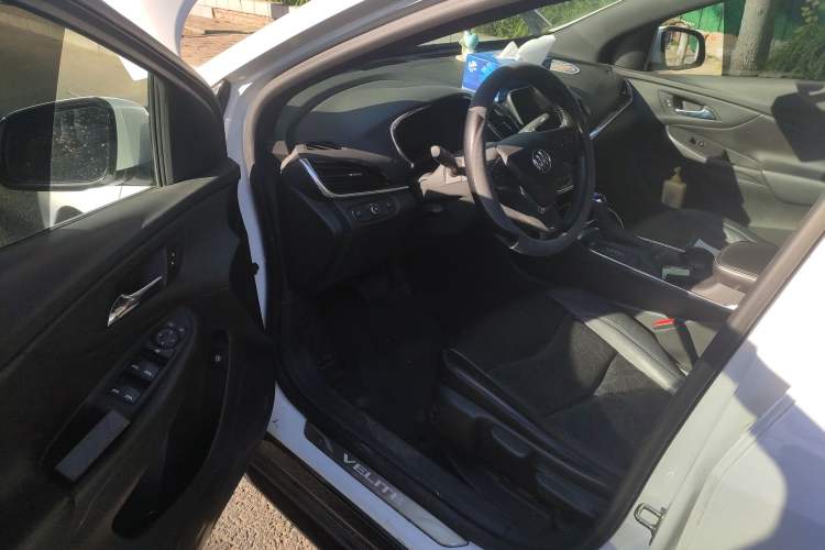 Used Buick VELITE 5 2017 Urban Extended-Range Model Driver Seat