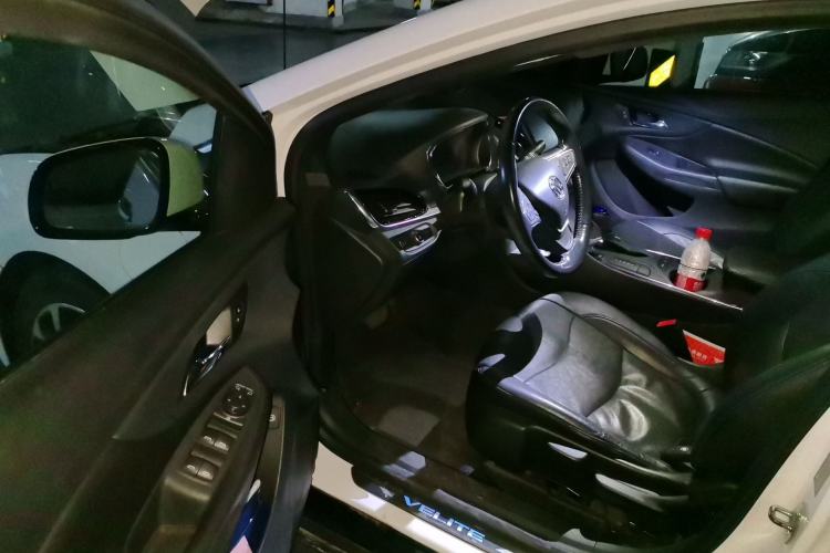 Used Buick VELITE 5 2017 Urban Extended-Range Model Driver Seat