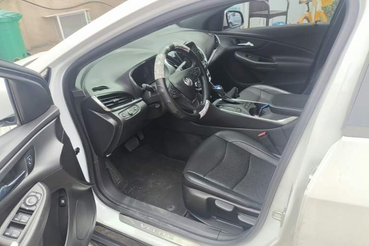 Used Buick VELITE 5 2017 Urban Extended-Range Model Driver Seat