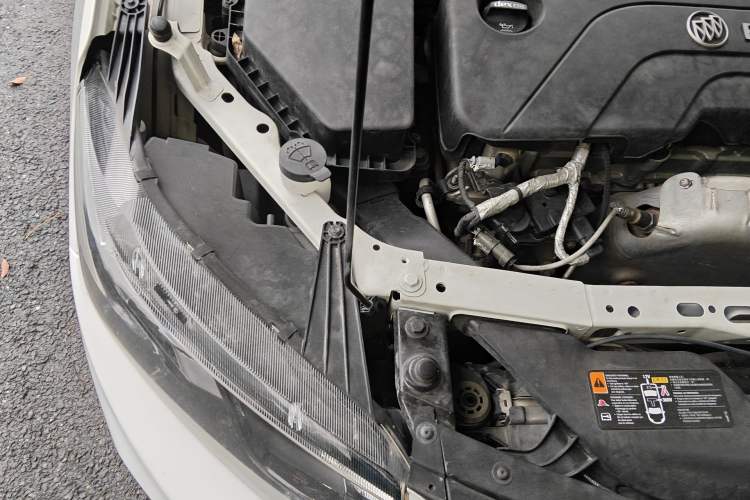 Used Buick VELITE 5 2017 Urban Extended-Range Model Engine Bay Right
