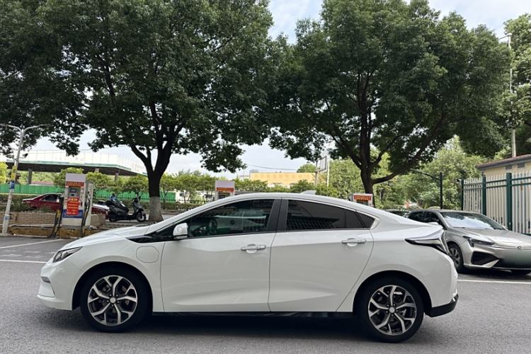 Used Buick VELITE 5 2017 Urban Extended-Range Model Exterior 3