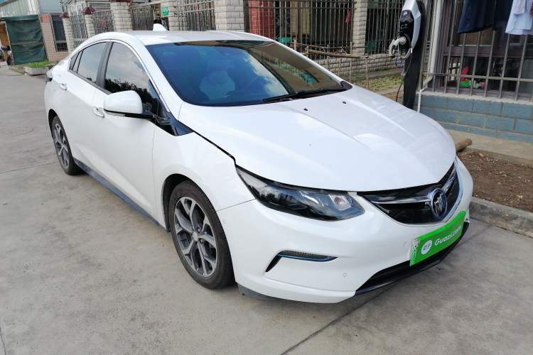 Used Buick VELITE 5 2017 Stylish Extended-Range Model Front Right 45 Deg